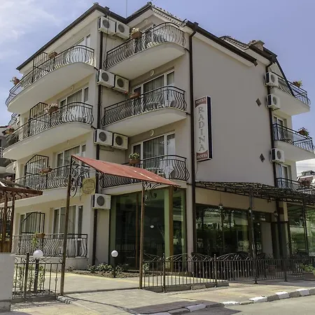 Hotel Radina Family